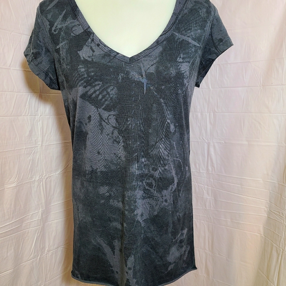 East Way tie dyed slashed T